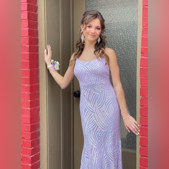 Prom dress - Picture 2 of 7